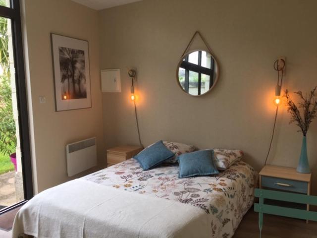 Chambre dans dépendance Maison de Ville + abri vélos Saumur Exterior foto