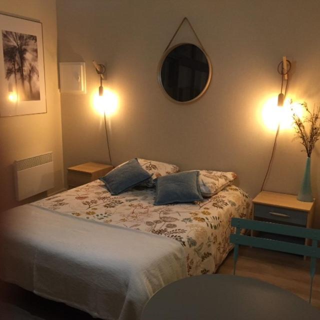 Chambre dans dépendance Maison de Ville + abri vélos Saumur Exterior foto